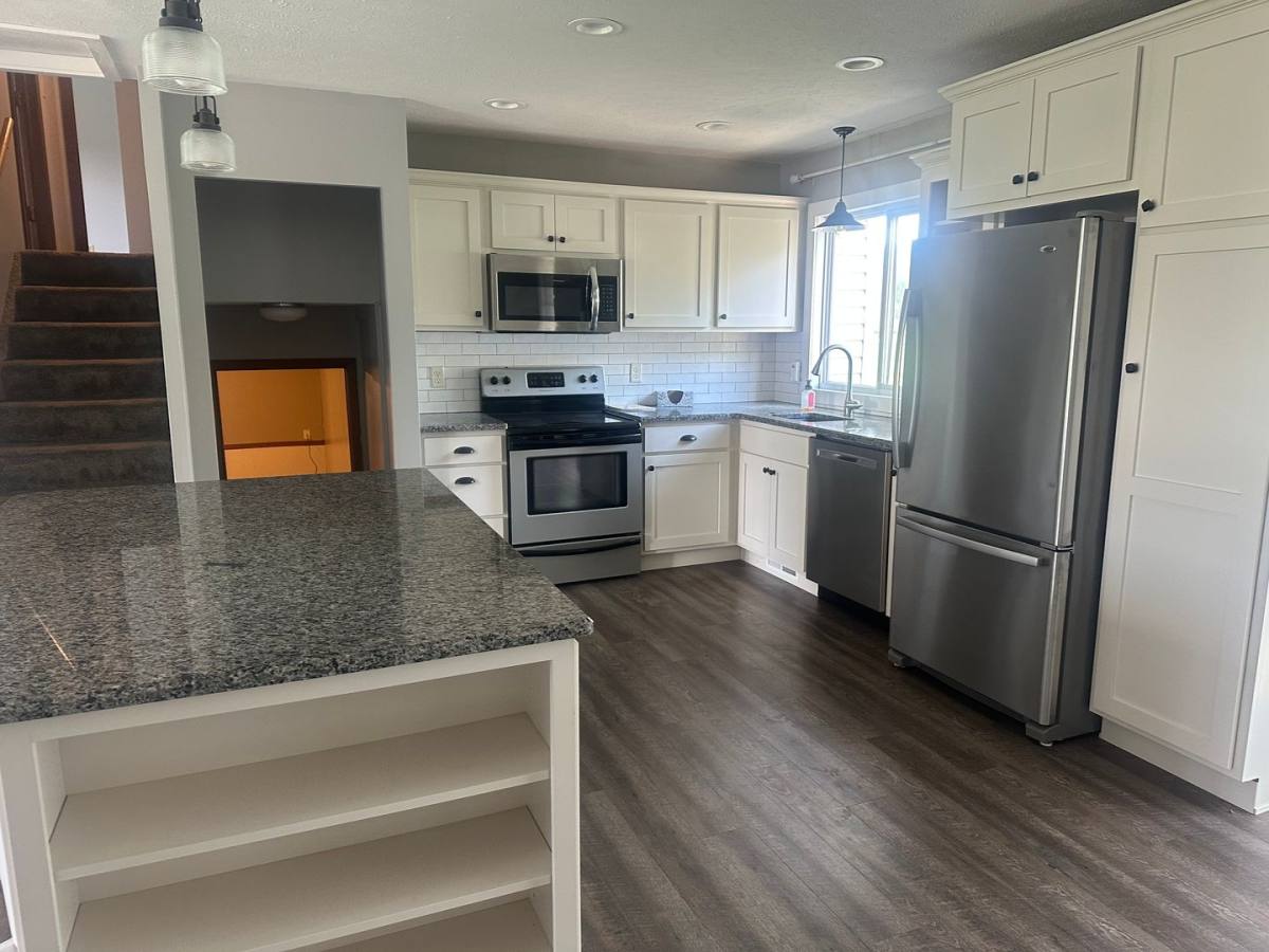 House for rent at 537 E Memorial Dr, Grand Island, NE 68801