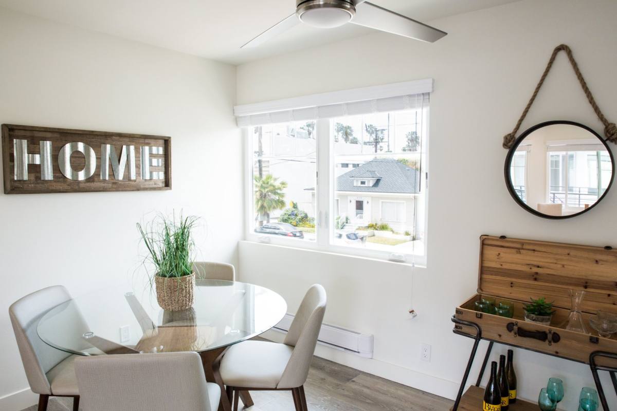 Apartment for rent at 201 S Broadway, Redondo Beach, CA 90277