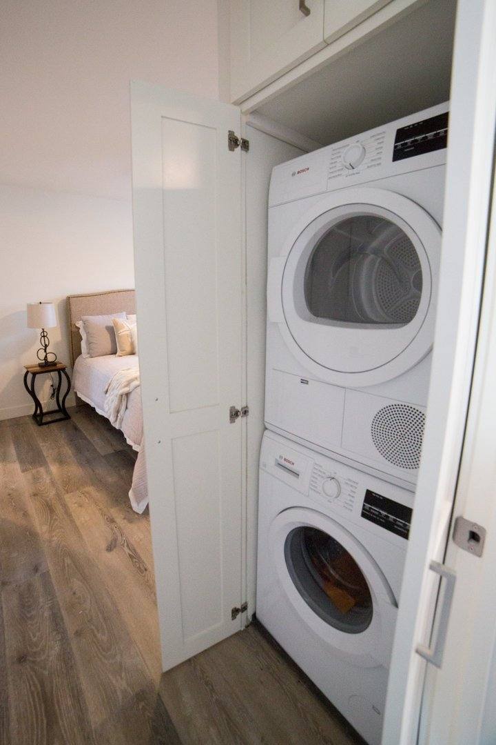 Apartment for rent at 201 S Broadway, Redondo Beach, CA 90277