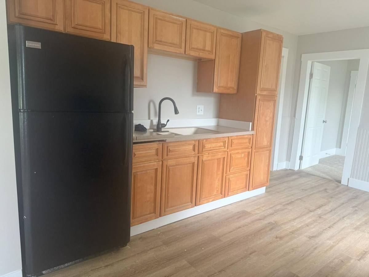 Apartment for rent at 103 105 N Monroe St, Mount Vernon, OH 43050