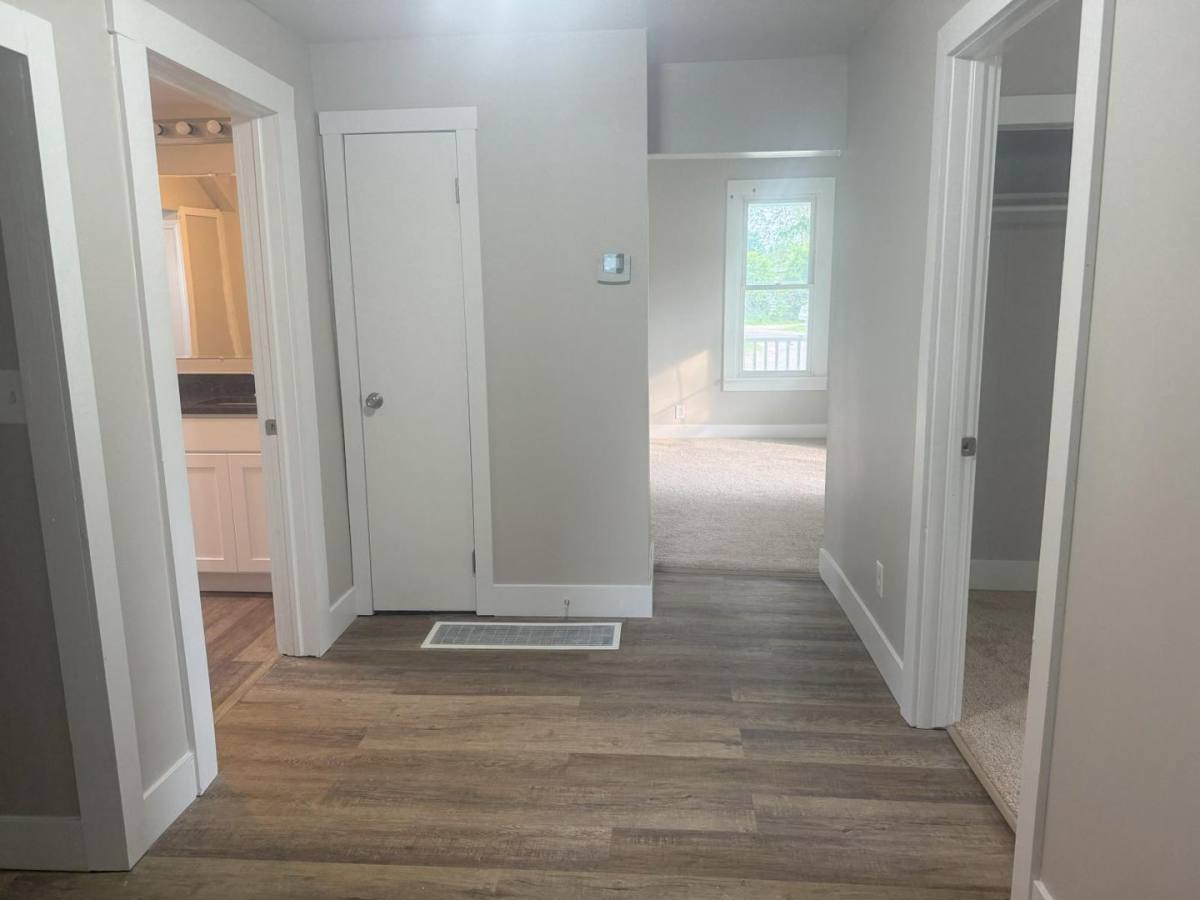 Apartment for rent at 103 105 N Monroe St, Mount Vernon, OH 43050