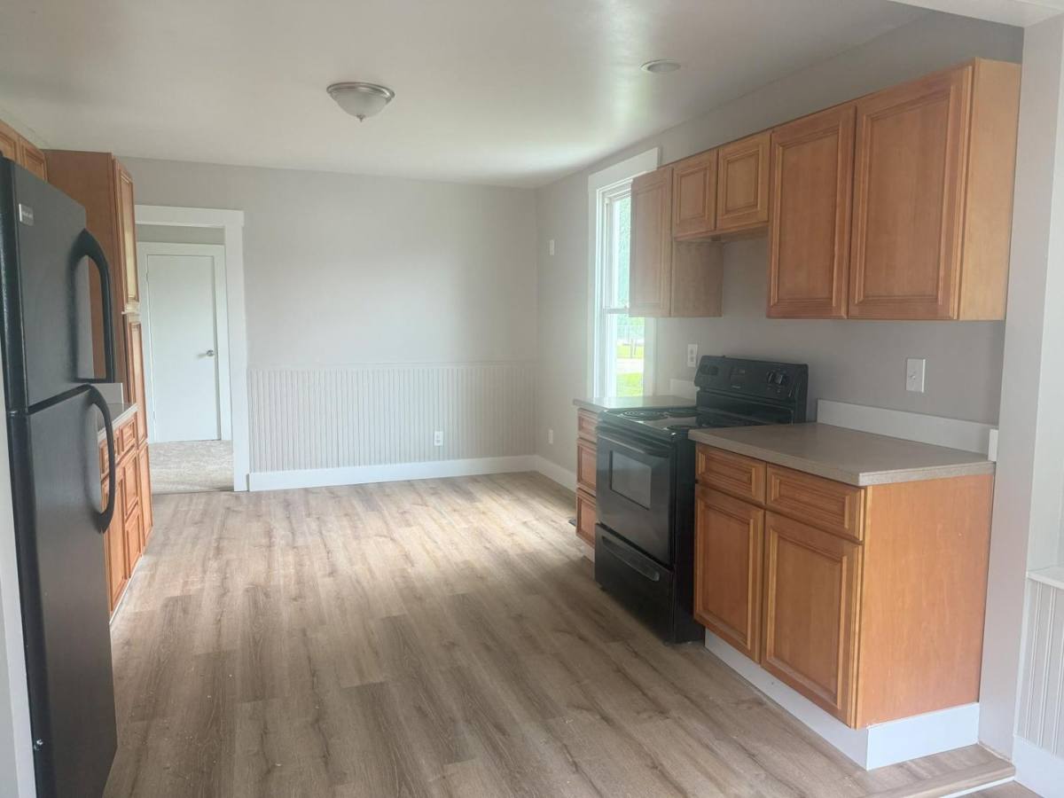 Apartment for rent at 103 105 N Monroe St, Mount Vernon, OH 43050
