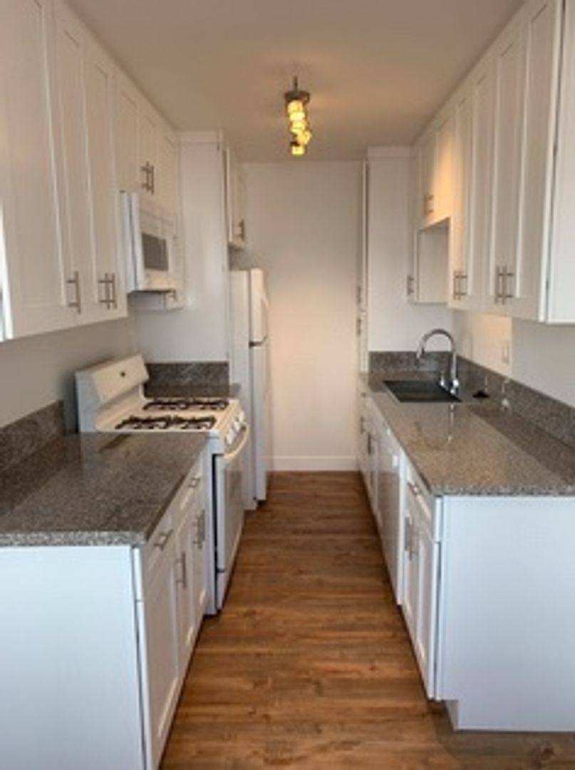 Apartment for rent at 5017 S Figueroa St, Los Angeles, CA 90037