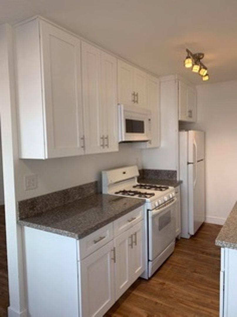 Apartment for rent at 5017 S Figueroa St, Los Angeles, CA 90037