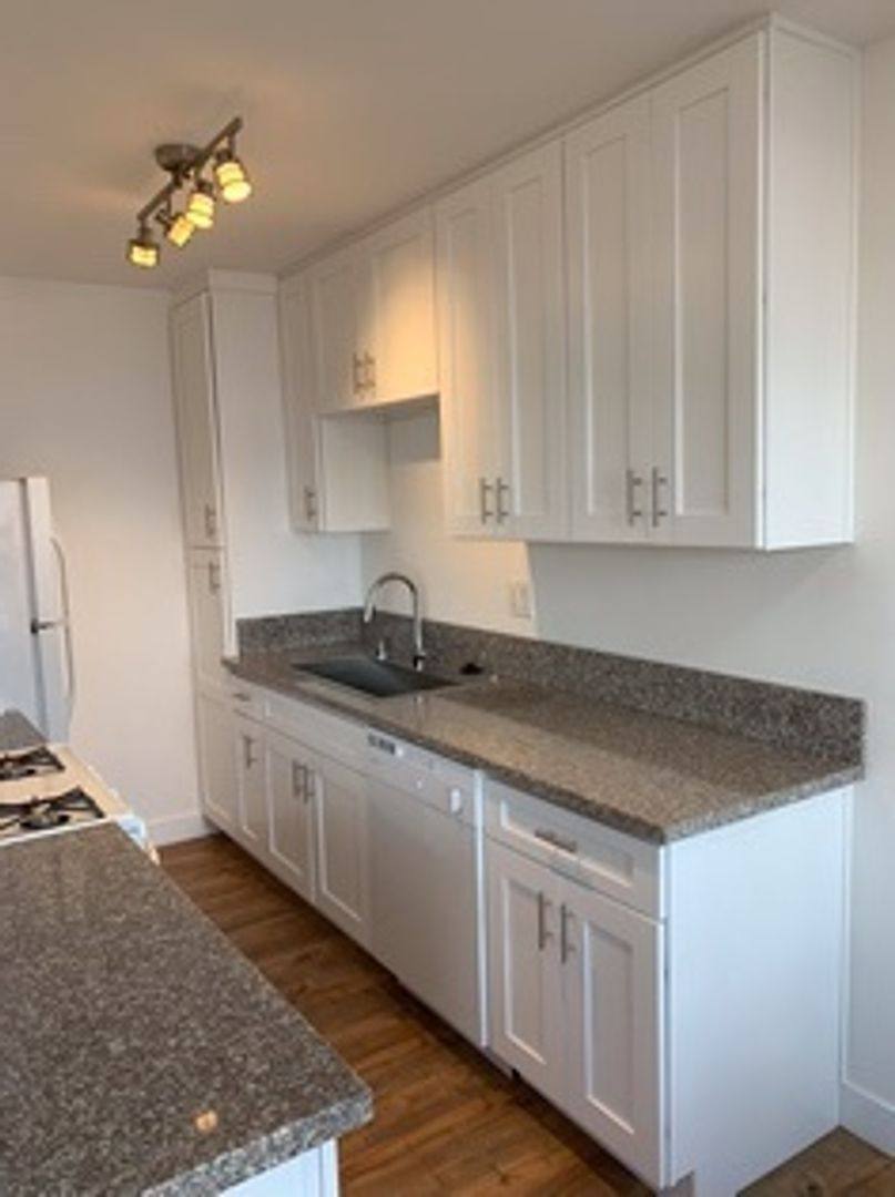Apartment for rent at 5017 S Figueroa St, Los Angeles, CA 90037