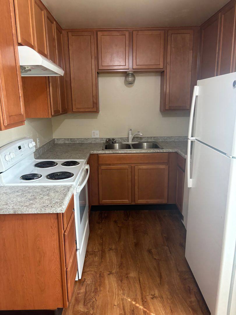 Apartment for rent at 1945-1959 8th St, Redding, CA 96001