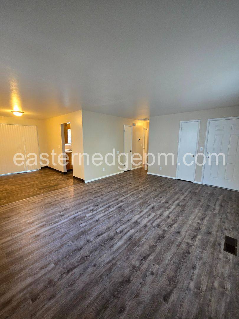 Apartment for rent at 1431-1435 NW 3rd Ave, Ontario, OR 97914