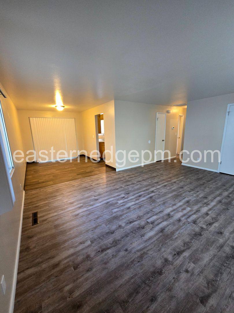 Apartment for rent at 1431-1435 NW 3rd Ave, Ontario, OR 97914