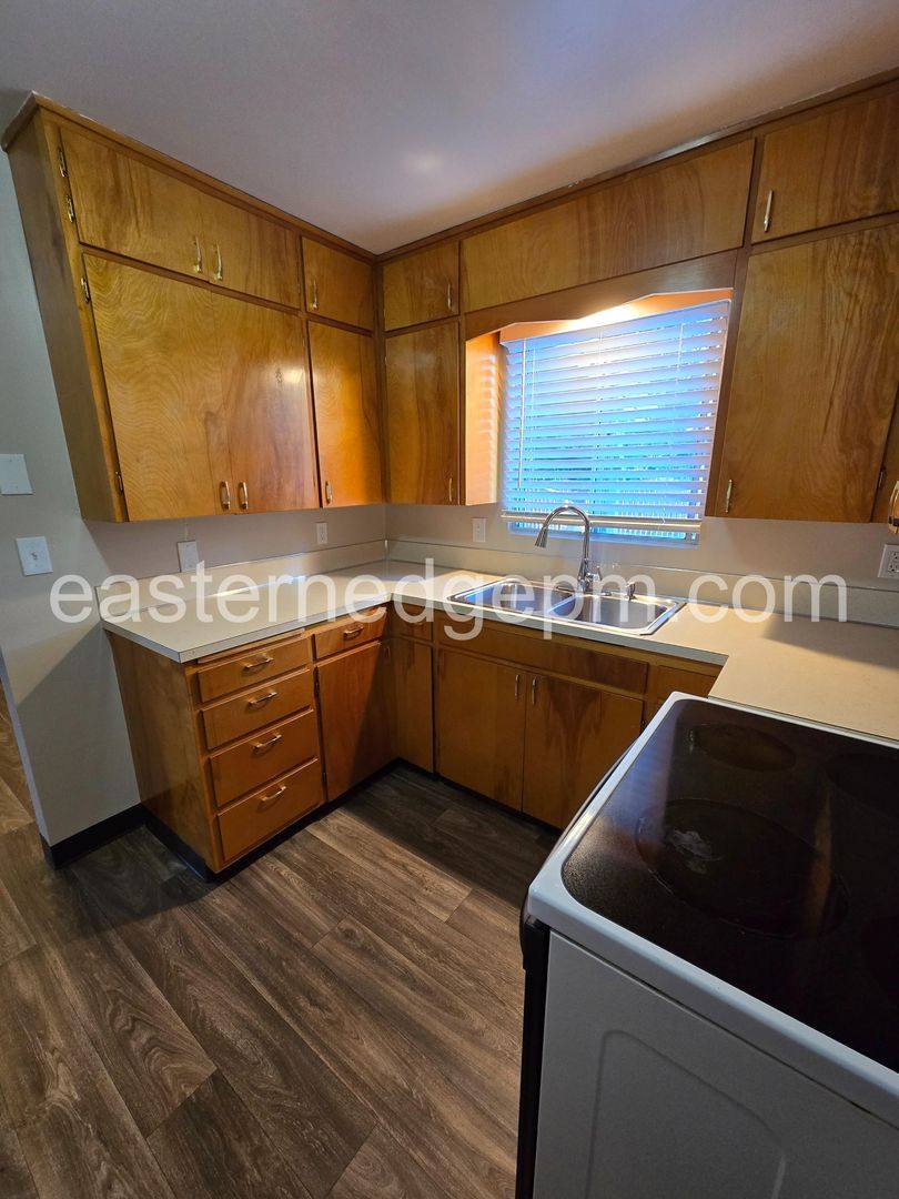 Apartment for rent at 1431-1435 NW 3rd Ave, Ontario, OR 97914