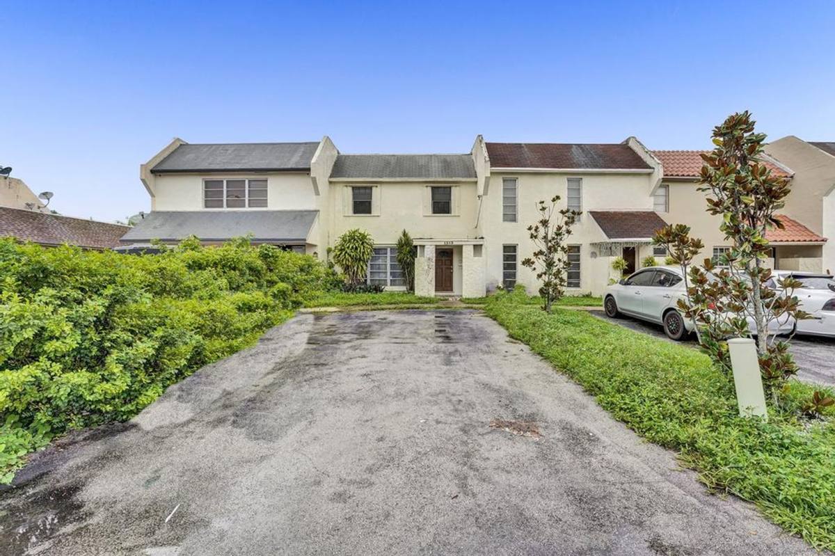 Townhouse for rent at 1313 Seaview, Pompano Beach, FL 33068