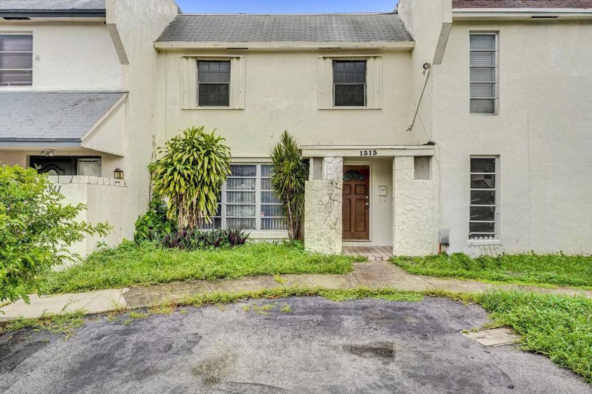 Townhouse for rent at 1313 Seaview, Pompano Beach, FL 33068