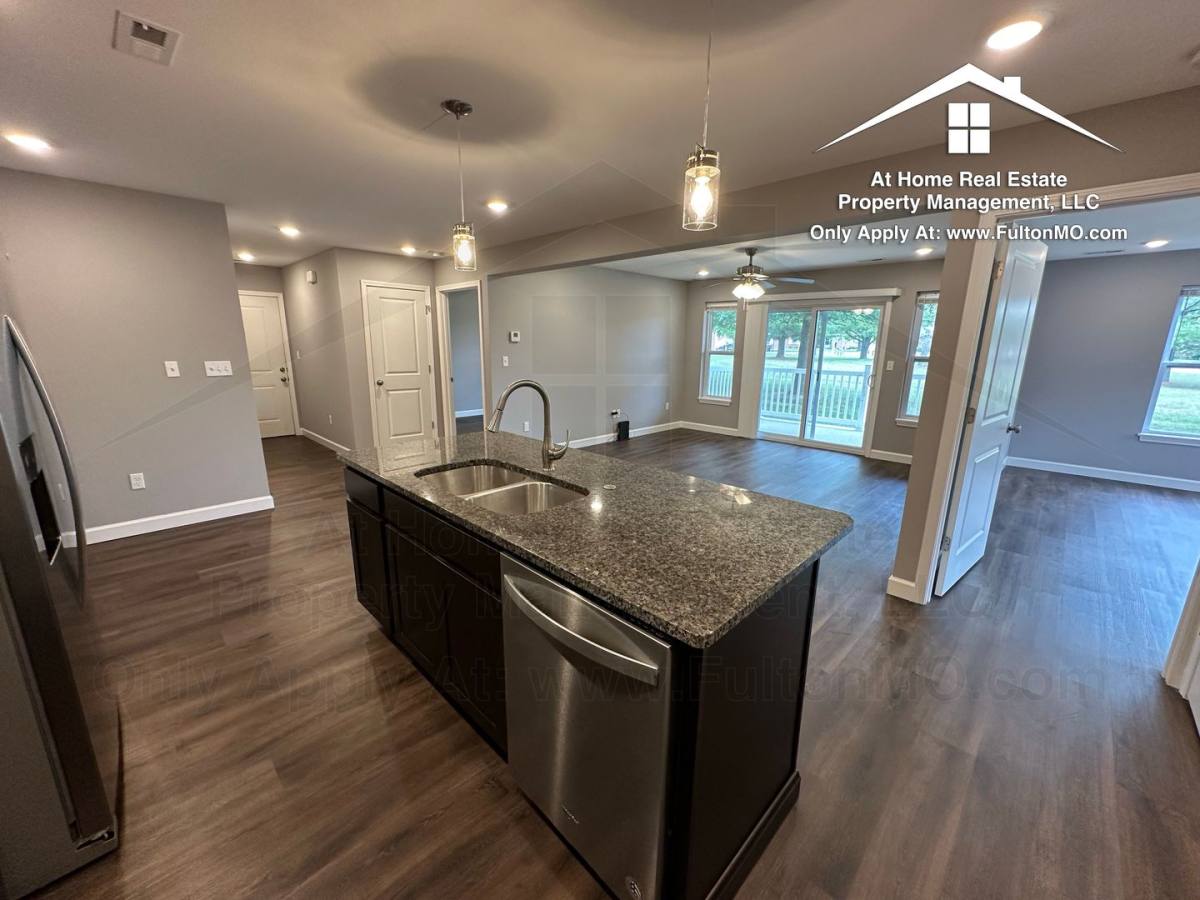 Apartment for rent at 2620 N Bluff St #102, Fulton, MO 65251