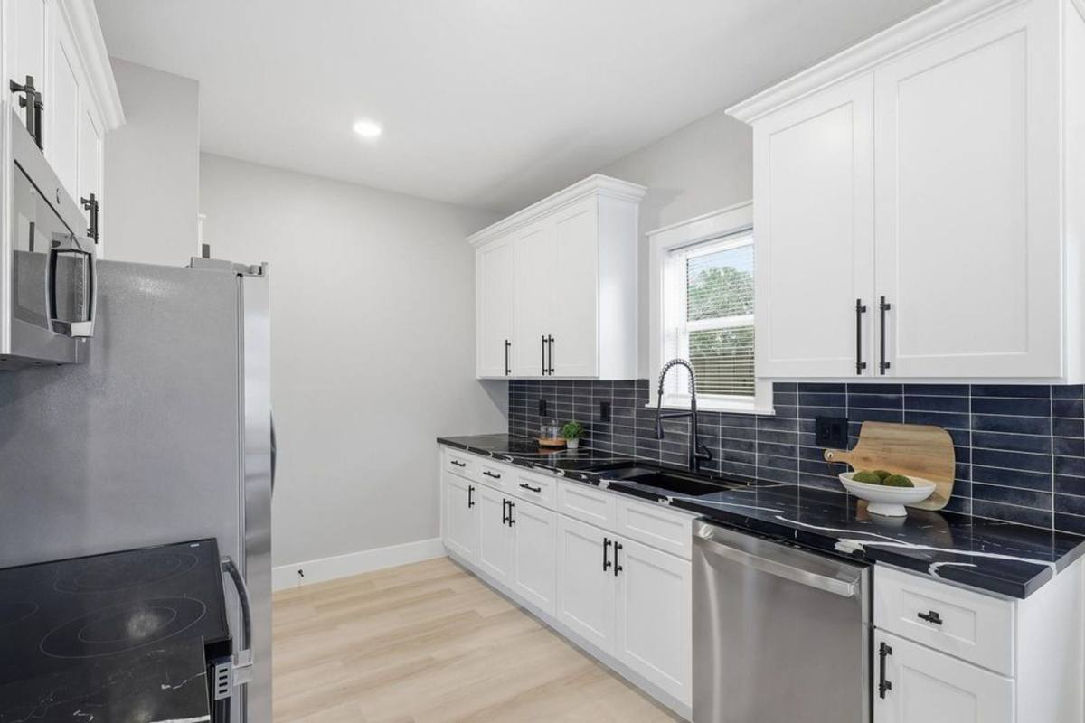 Townhouse for rent at 4723 Mallow St, Houston, TX 77033
