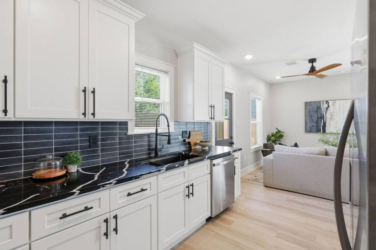 Townhouse for rent at 4723 Mallow St, Houston, TX 77033