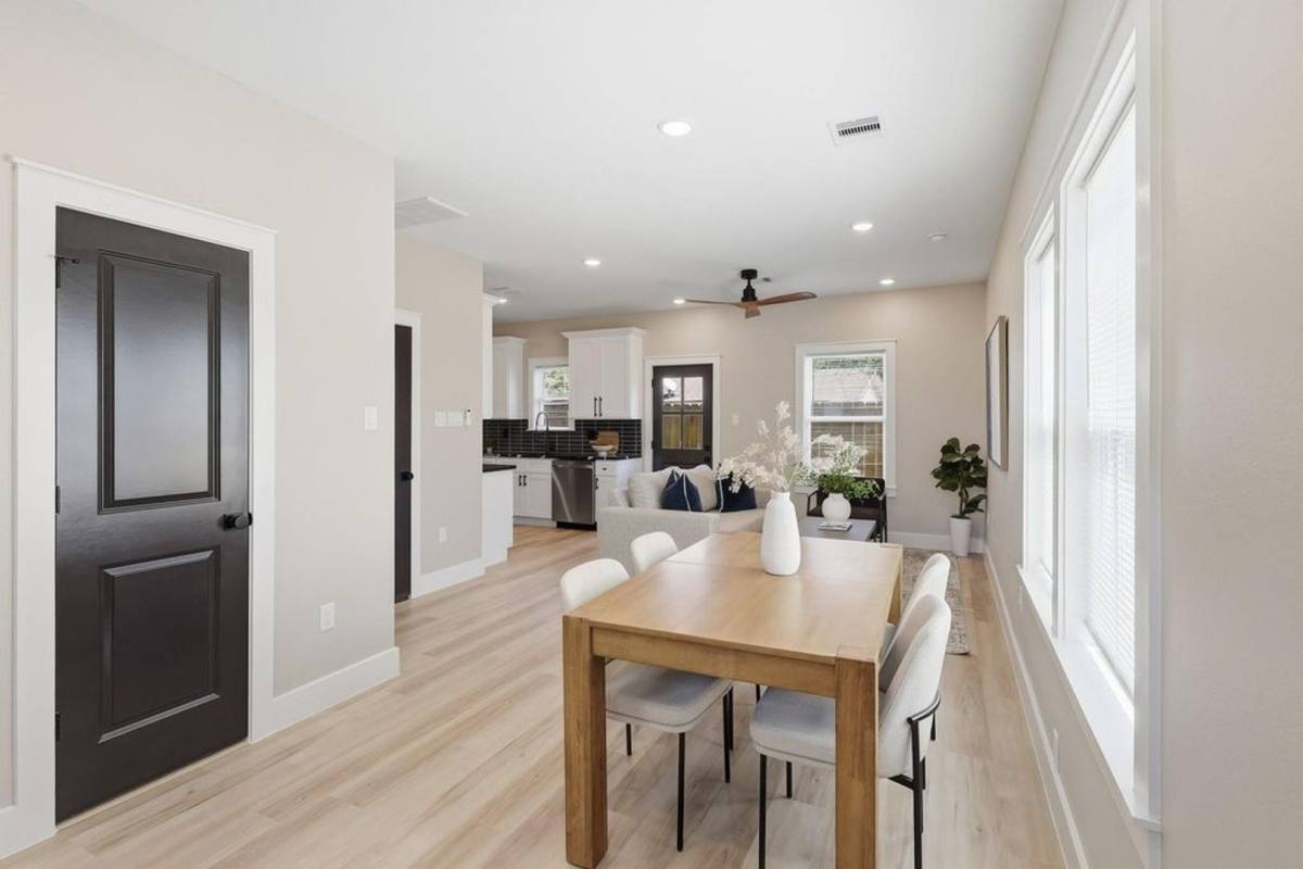Townhouse for rent at 4723 Mallow St, Houston, TX 77033