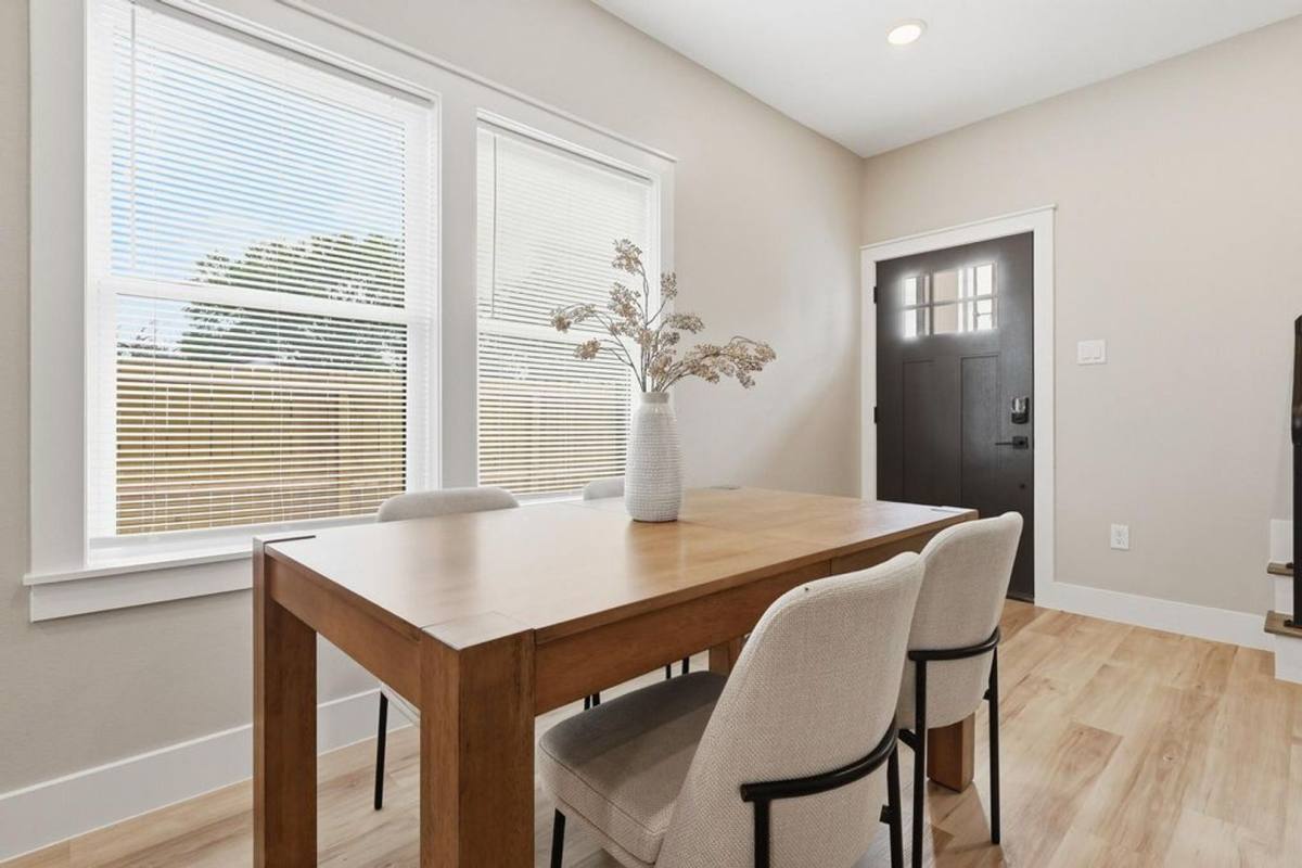 Townhouse for rent at 4723 Mallow St, Houston, TX 77033