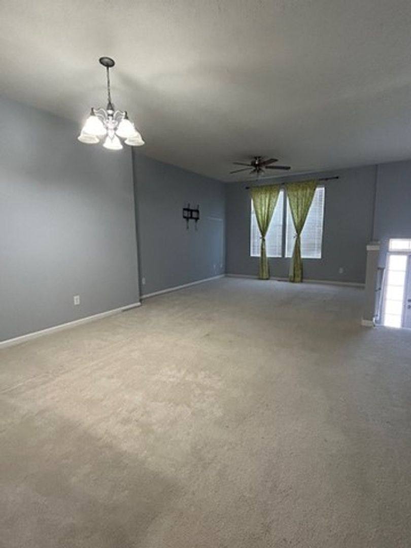 Townhouse for rent at 304 Kelsey Dr, Akron, OH 44321