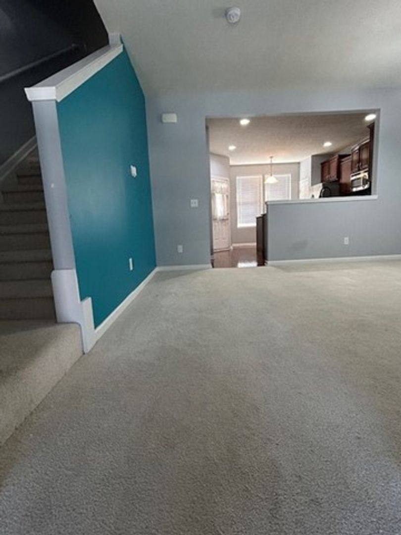 Townhouse for rent at 304 Kelsey Dr, Akron, OH 44321