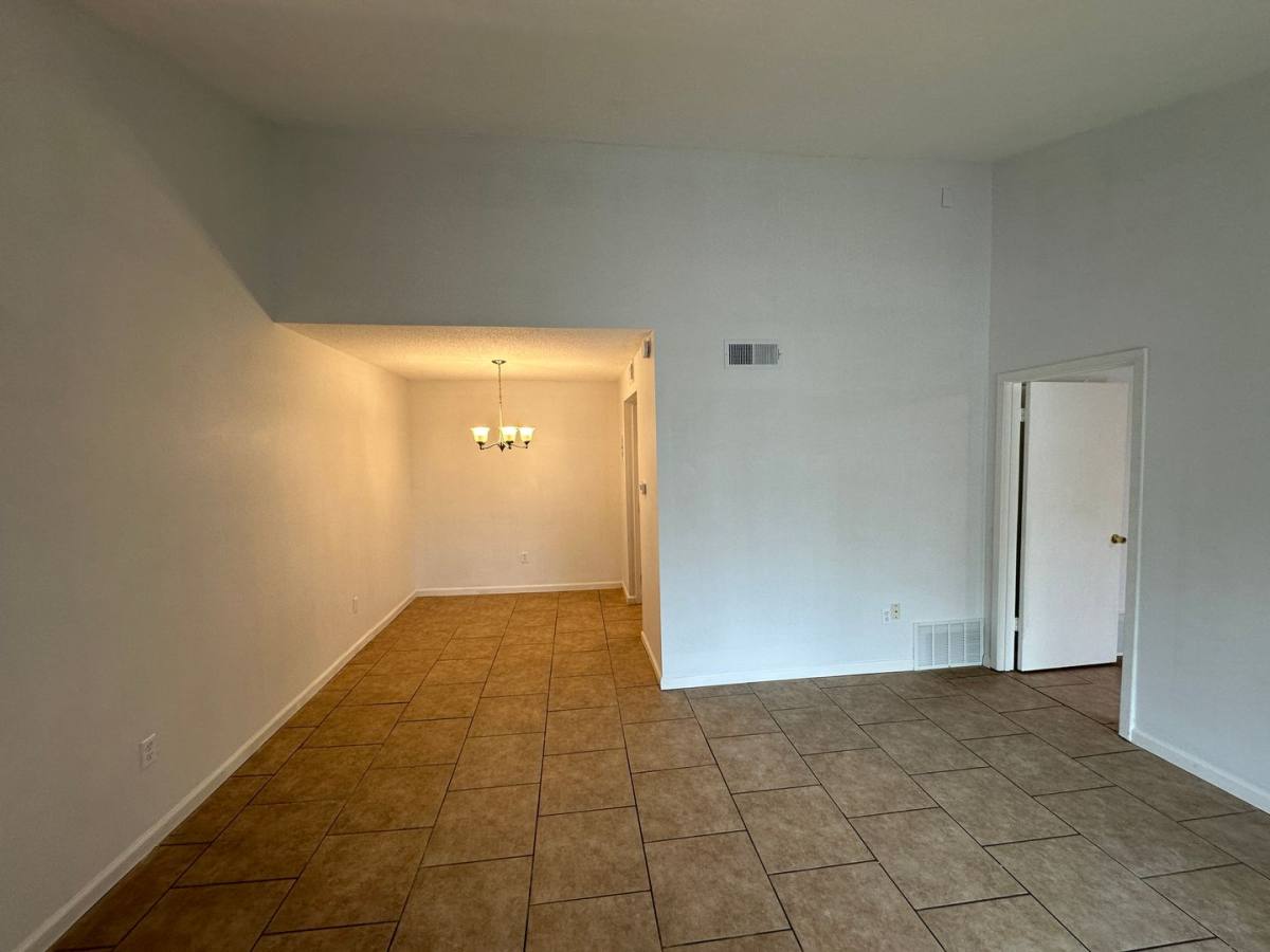 Condo for rent at 635 Patterson, Memphis, TN 38111