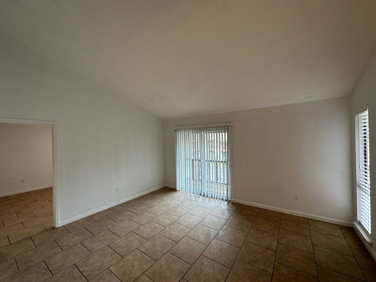 Condo for rent at 635 Patterson, Memphis, TN 38111