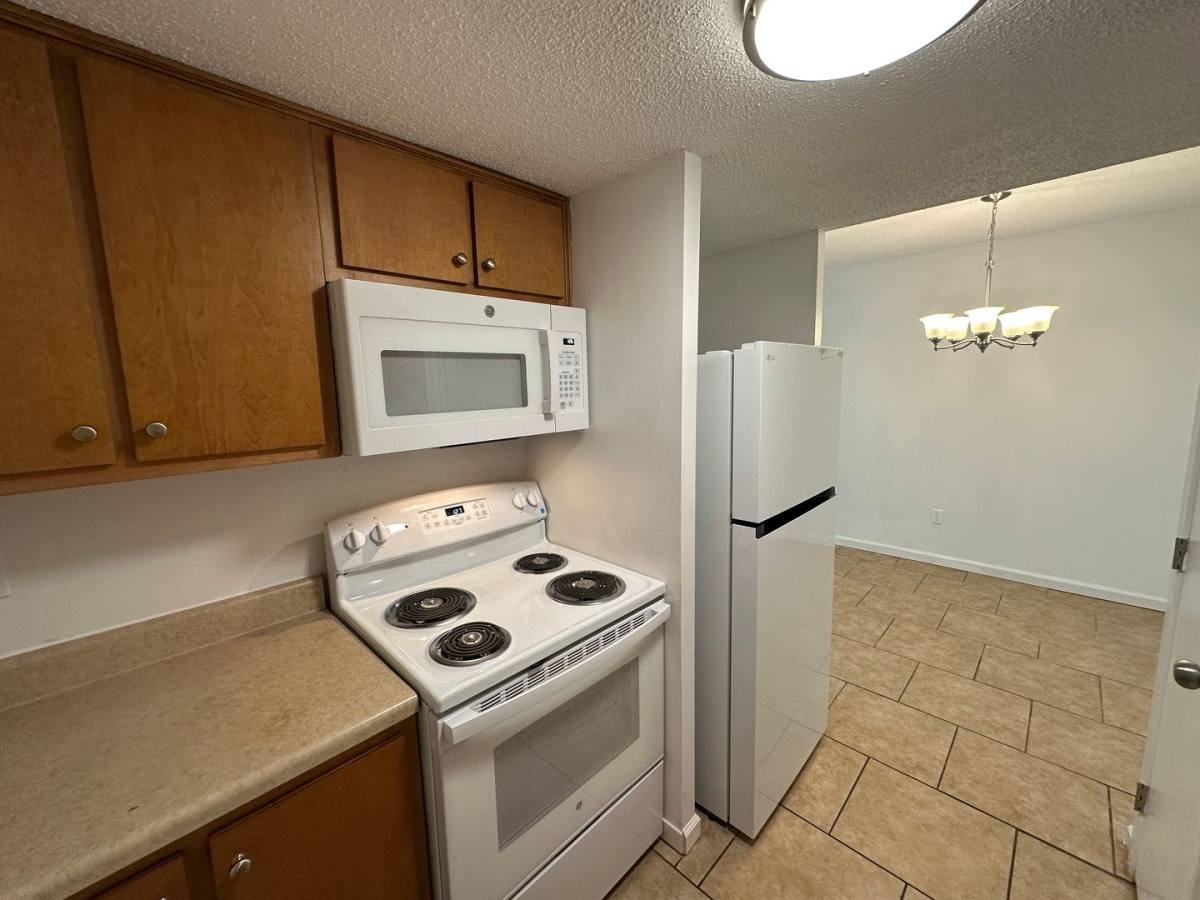 Condo for rent at 635 Patterson, Memphis, TN 38111