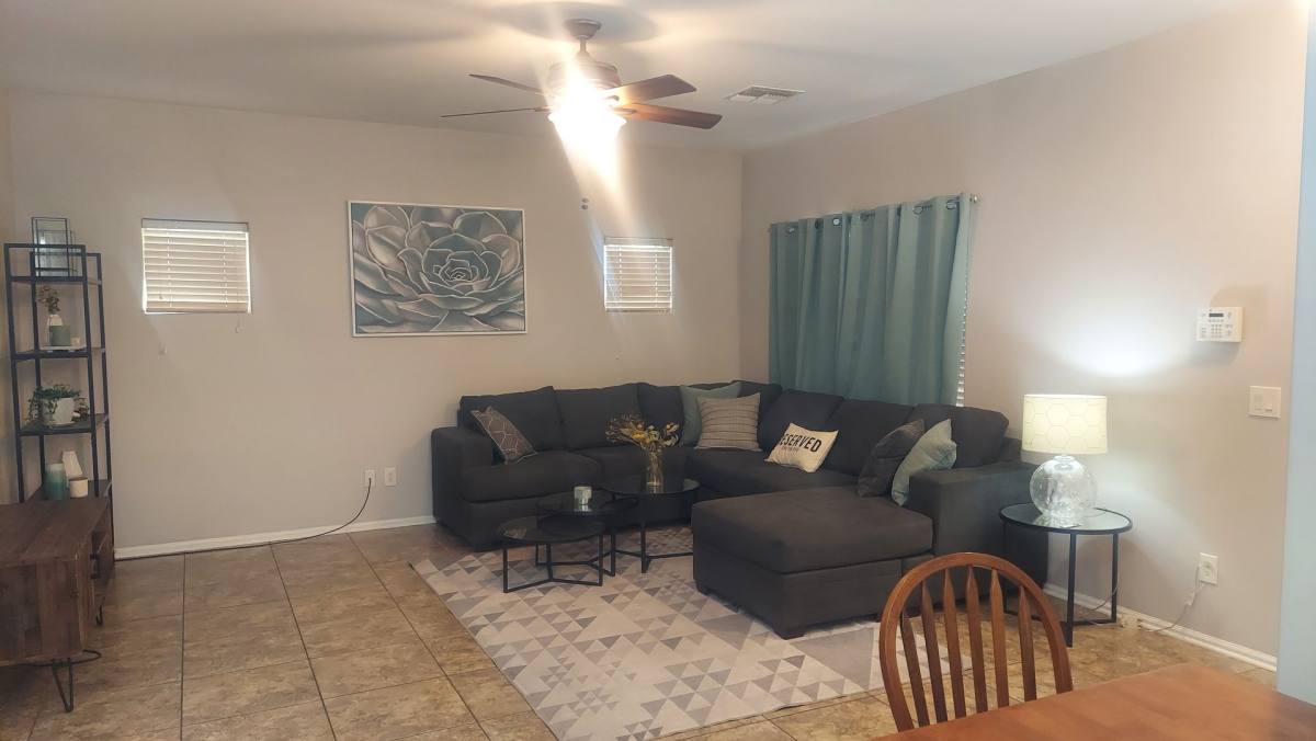 House for rent at 943 S Sabino Dr, Gilbert, AZ 85296