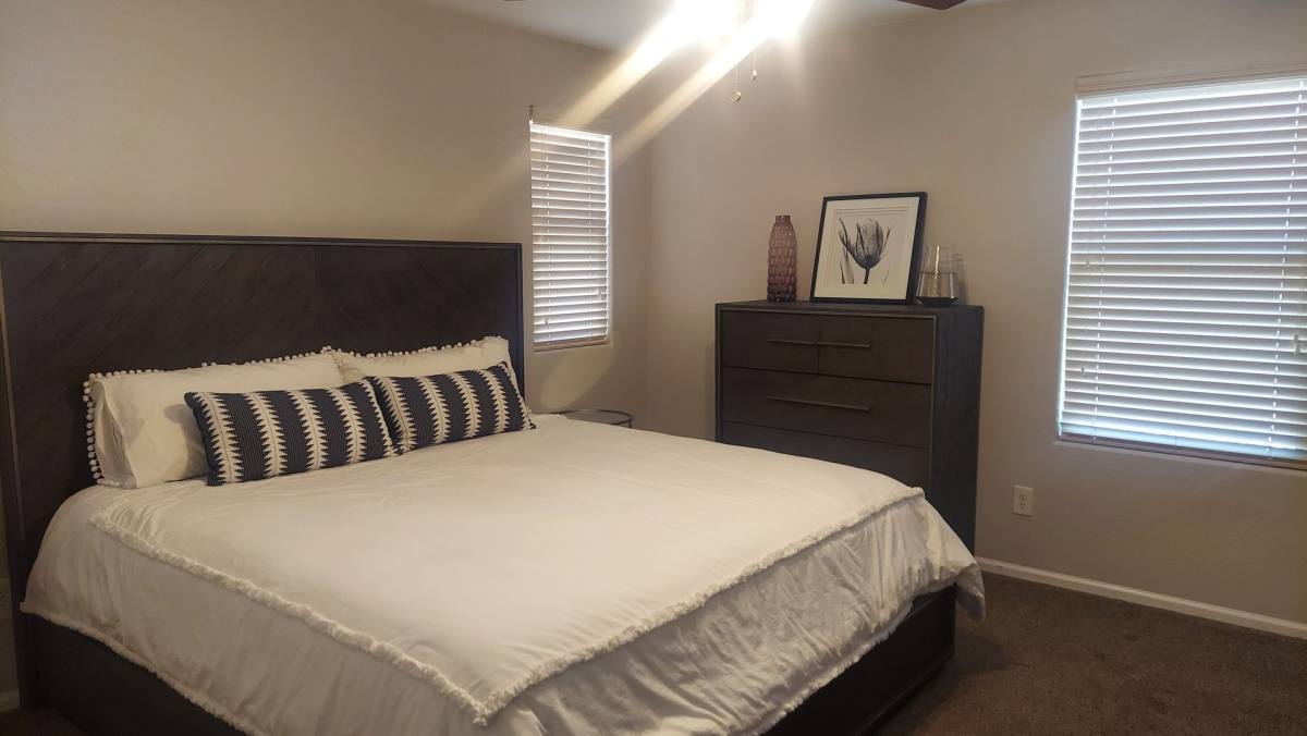 House for rent at 943 S Sabino Dr, Gilbert, AZ 85296