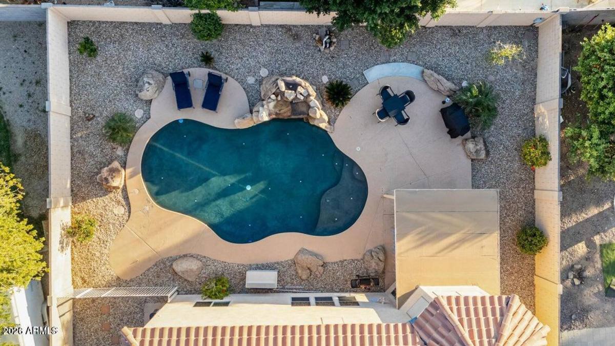 House for rent at 10617 W Daley Lane, Peoria, AZ 85383