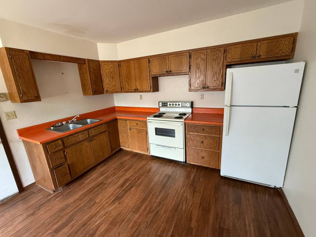 Apartment for rent at 618 N Broadway, Watertown, SD 57201