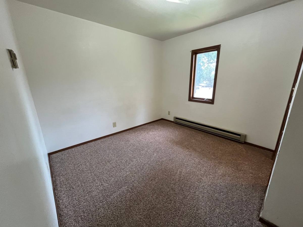 Apartment for rent at 618 N Broadway, Watertown, SD 57201