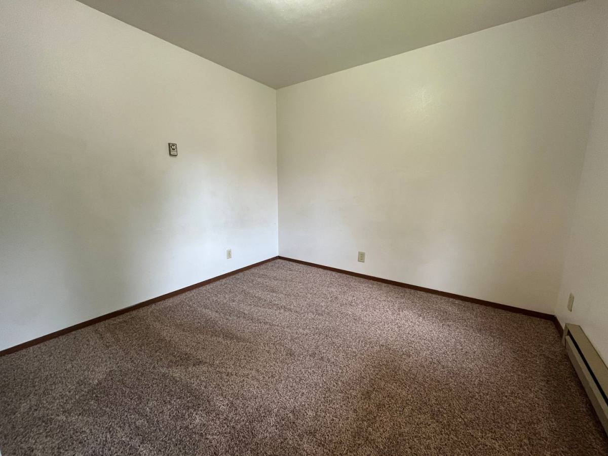 Apartment for rent at 618 N Broadway, Watertown, SD 57201
