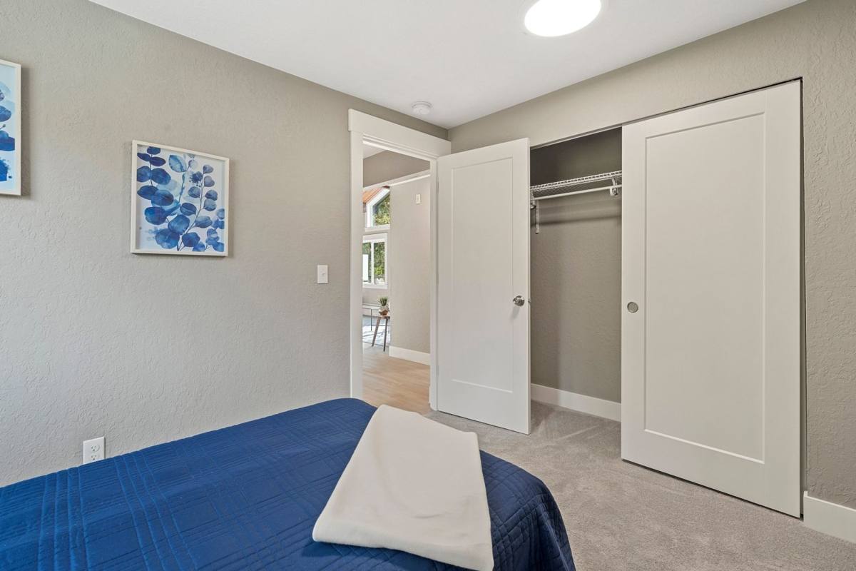 Apartment for rent at 9110 Redmond-Woodinville Rd NE, Redmond, WA 98052