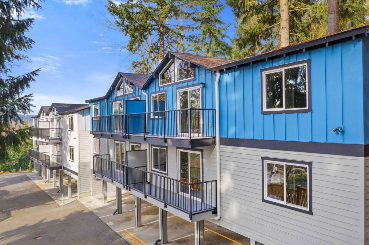 Apartment for rent at 9110 Redmond-Woodinville Rd NE, Redmond, WA 98052
