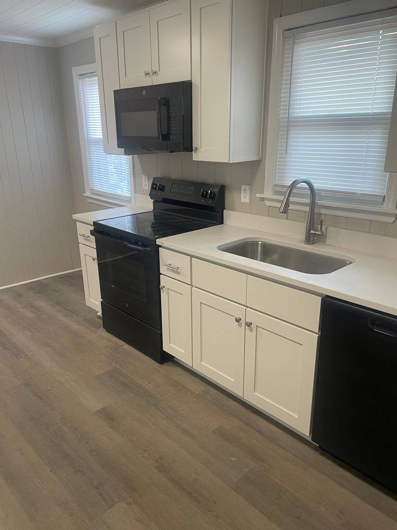 House for rent at 1409 NE 21st St, Winston Salem, NC 27105
