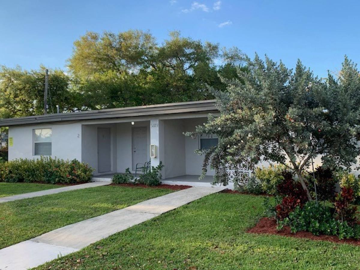Apartment for rent at 5819 Polk St, Hollywood, FL 33021