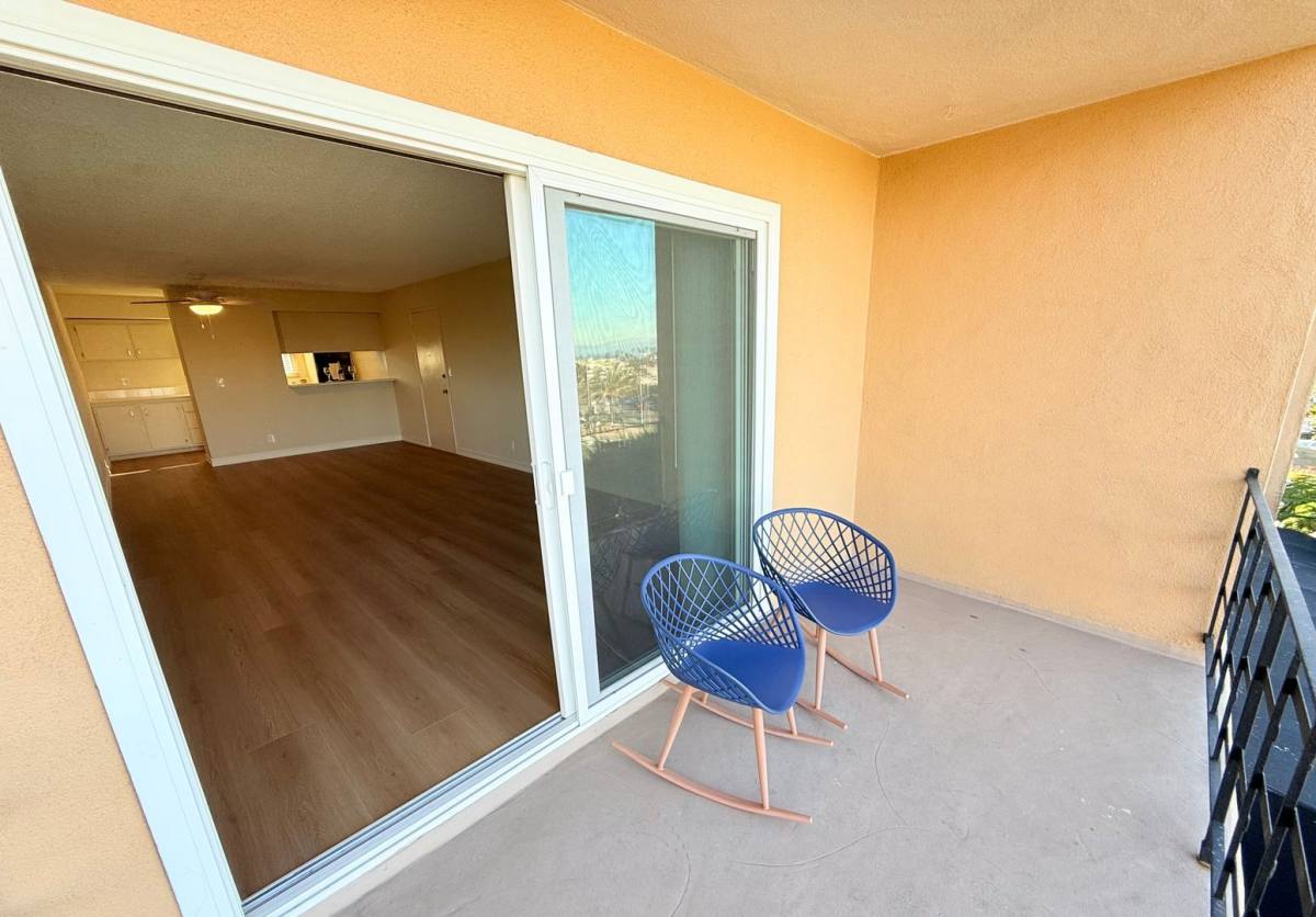 Apartment for rent at 300 Palos Verdes Blvd, Redondo Beach, CA 90277