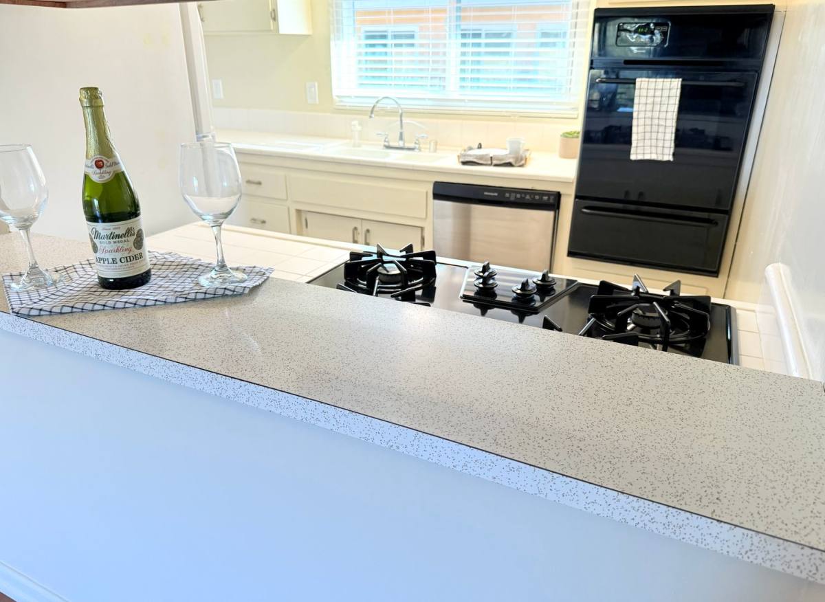 Apartment for rent at 300 Palos Verdes Blvd, Redondo Beach, CA 90277