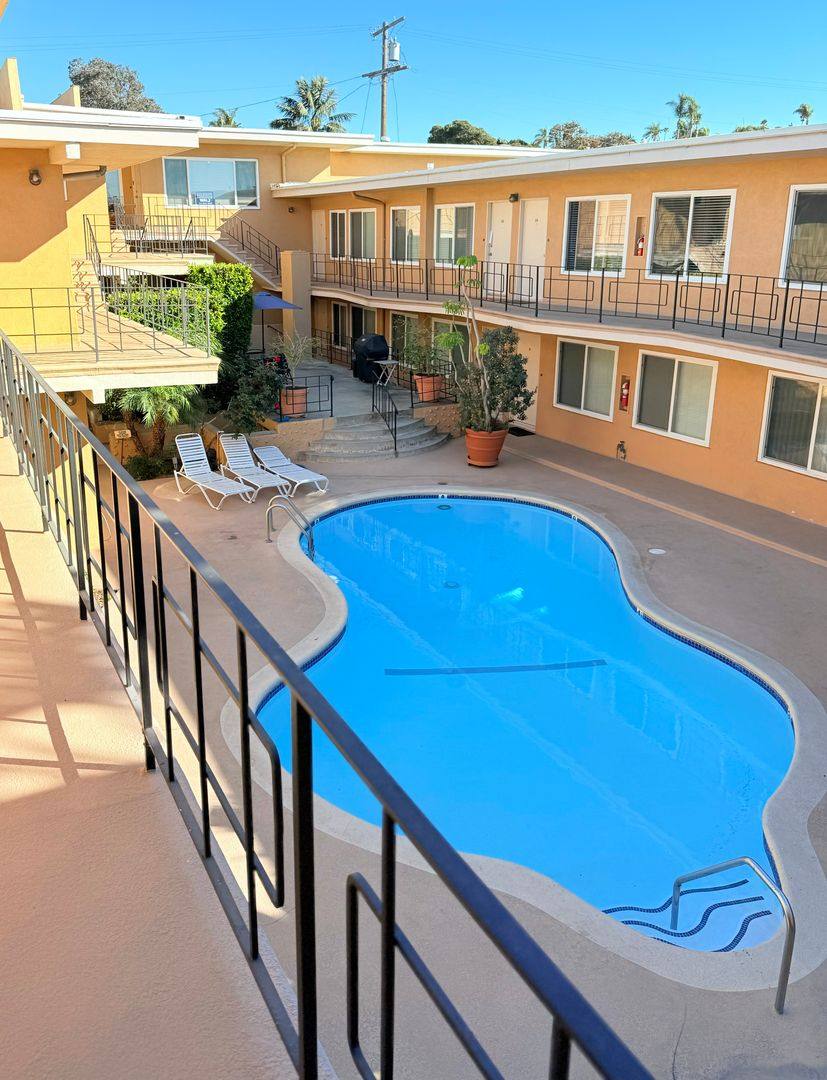 Apartment for rent at 300 Palos Verdes Blvd, Redondo Beach, CA 90277