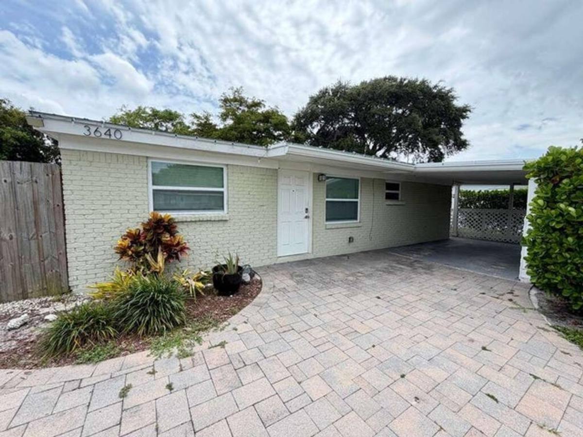 House for rent at 3640 Gull Rd, Palm Beach Gardens, FL 33410
