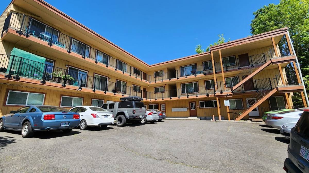 Apartment for rent at 930 SW Gibbs St, Portland, OR 97239