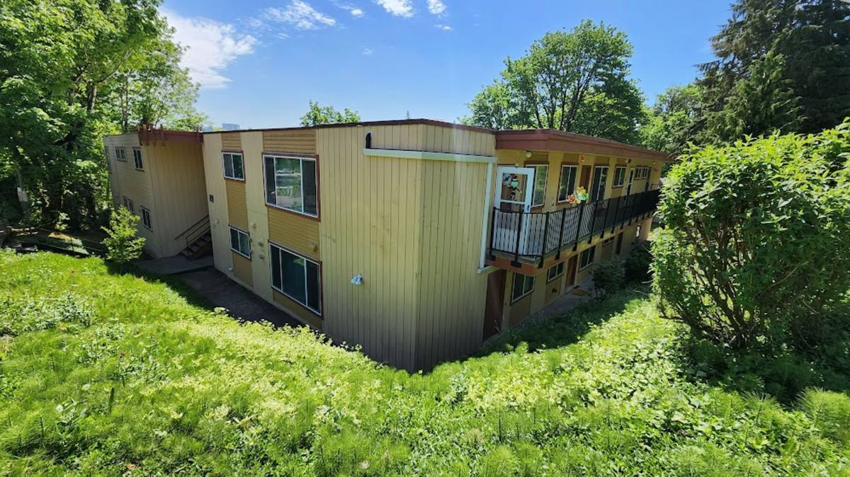 Apartment for rent at 930 SW Gibbs St, Portland, OR 97239