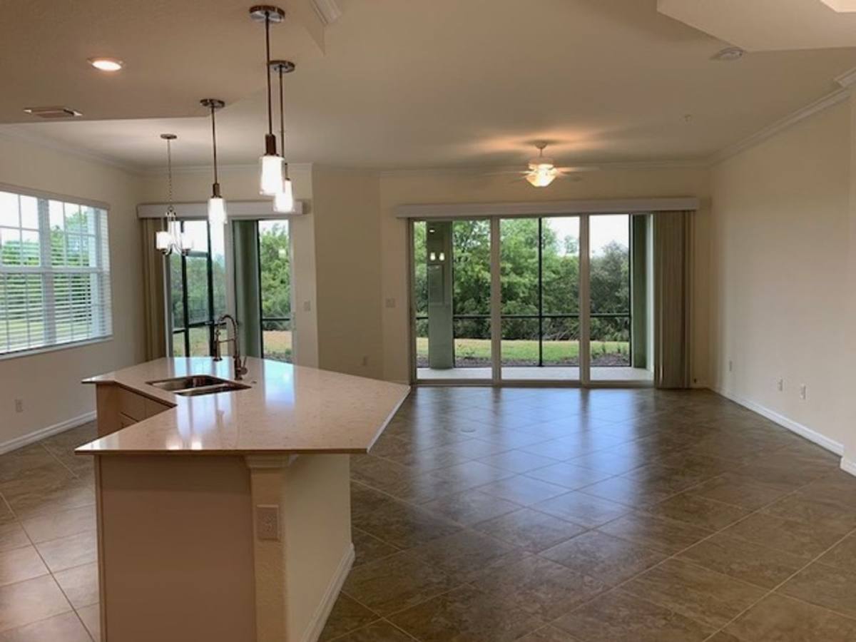 Condo for rent at 7342 Divot Loop, Bradenton, FL 34202