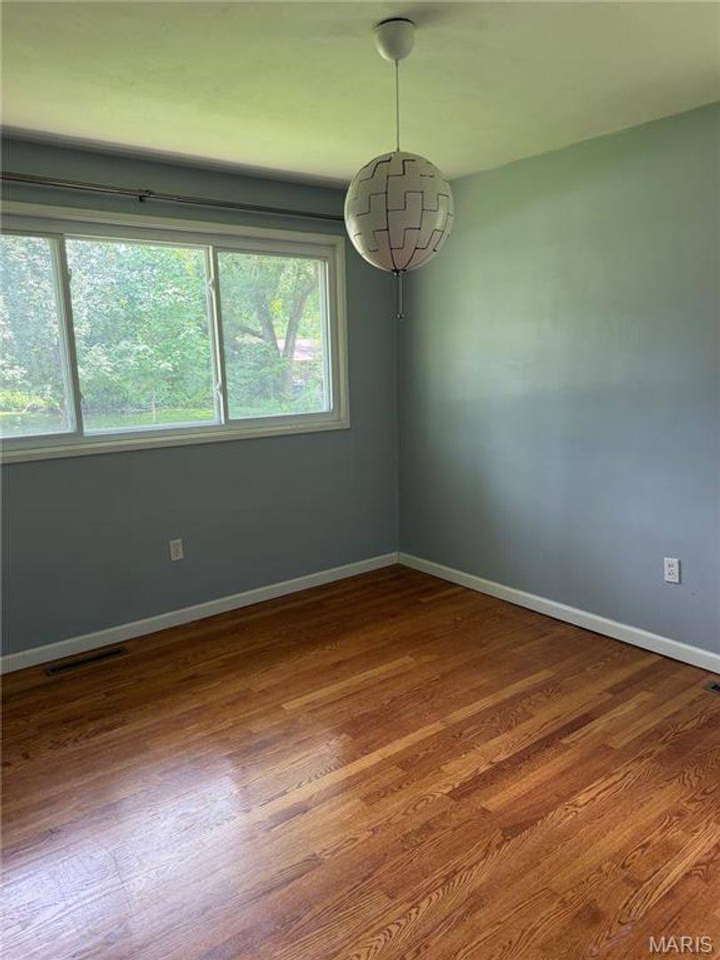 House for rent at 709 Elkington, Saint Louis, MO 63132