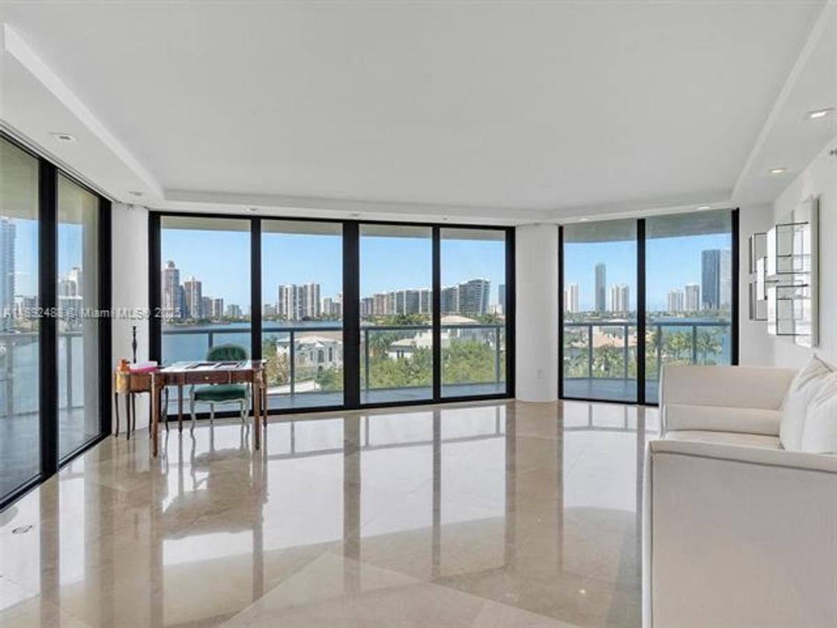 Apartment for rent at 4000 Island Blvd, North Miami Beach, FL 33160