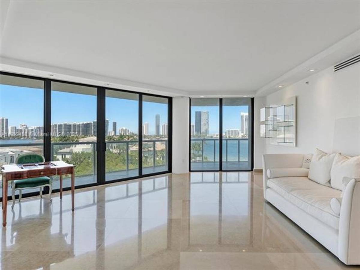 Apartment for rent at 4000 Island Blvd, North Miami Beach, FL 33160