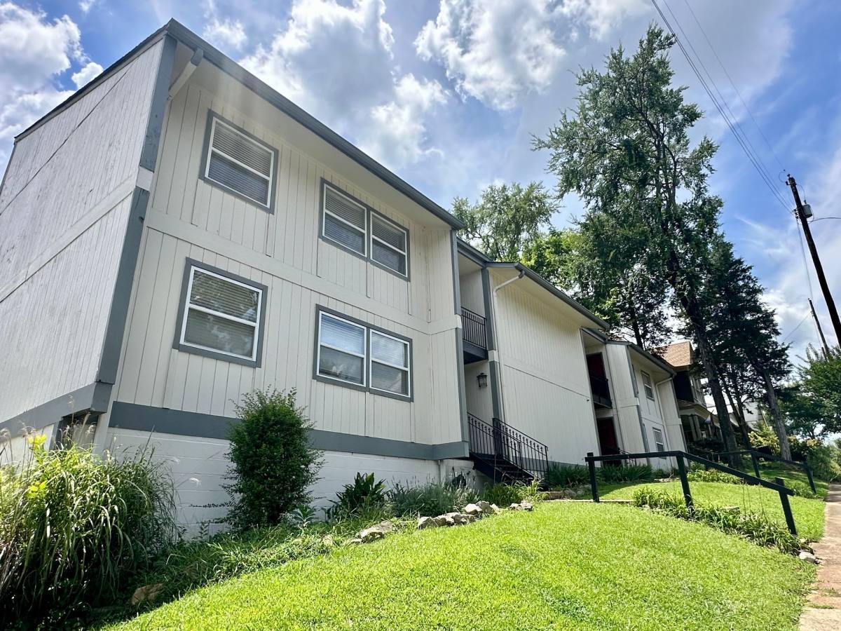 Apartment for rent at 1171 16th Ave S, Birmingham, AL 35205