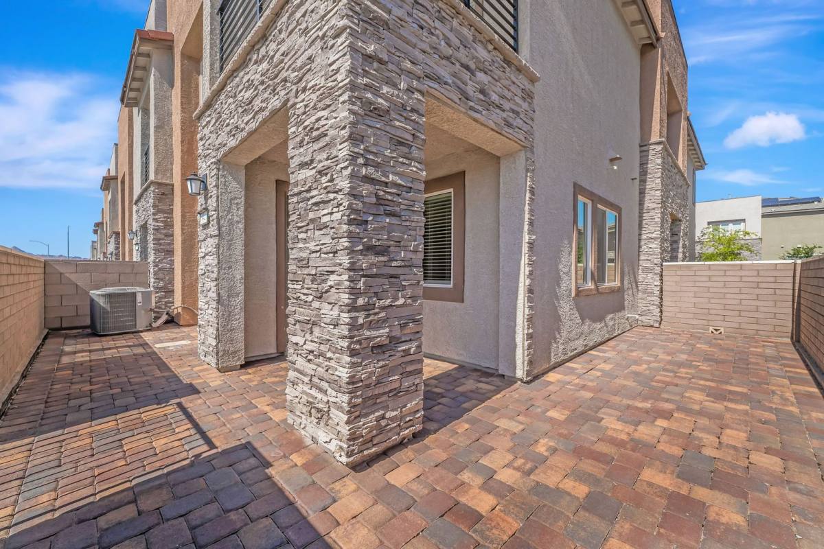 House for rent at 894 Cadence View Way, Henderson, NV 89011