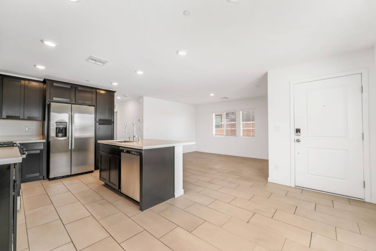 House for rent at 894 Cadence View Way, Henderson, NV 89011