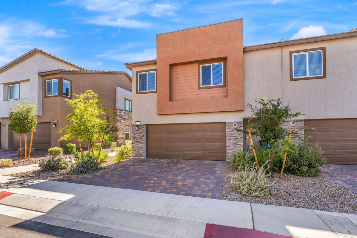 House for rent at 894 Cadence View Way, Henderson, NV 89011