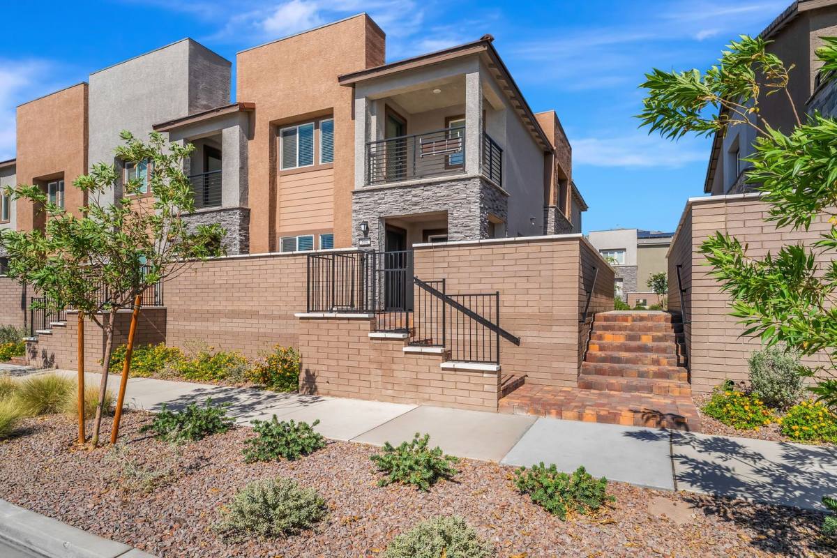 House for rent at 894 Cadence View Way, Henderson, NV 89011